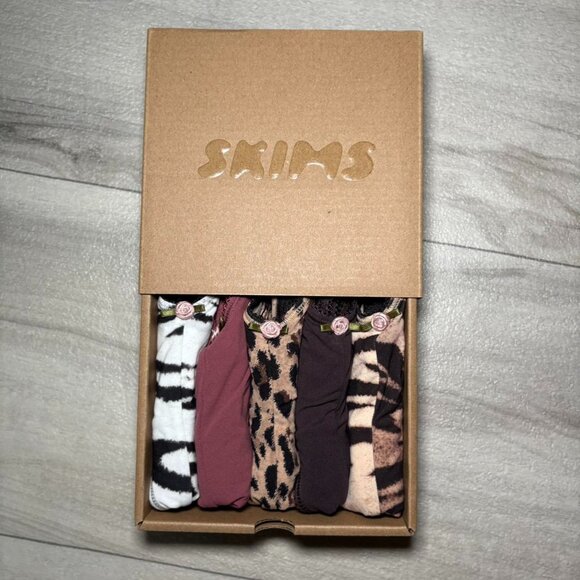 Skims fits everybody picot tanga 5 pack - Picture 2 of 3